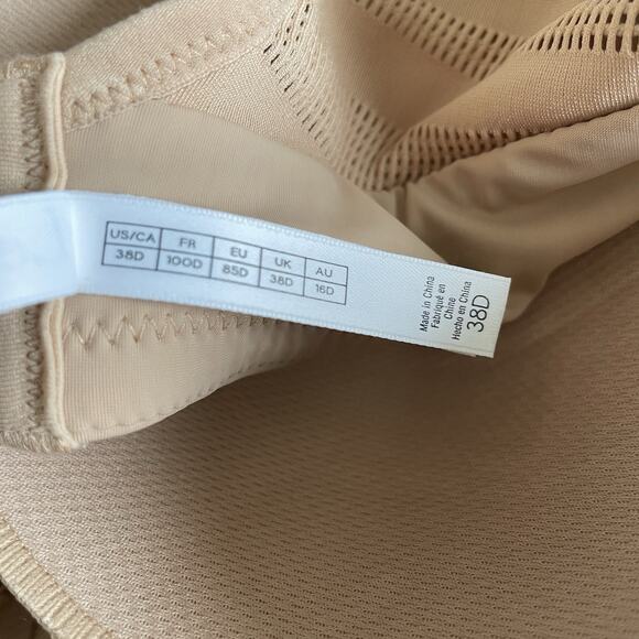 Le Mystere Active Balance Sports Bra 38D Beige Underwire Mesh Overlay - Picture 4 of 4